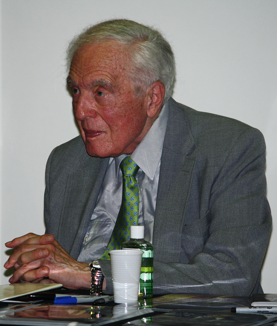 Angus Scrimm Foto