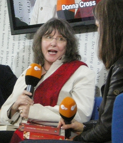 Donna Woolfolk Cross Foto
