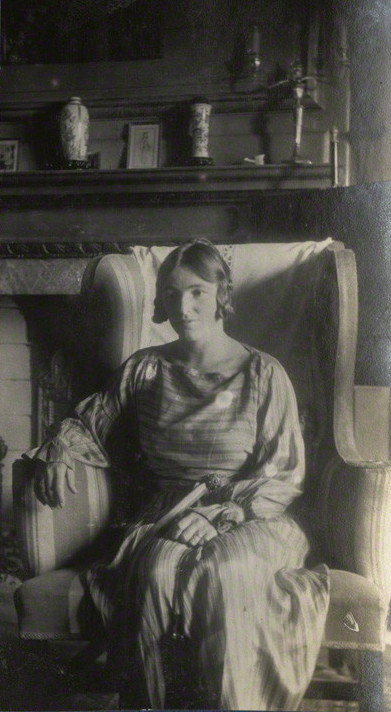 Dora Russell Foto