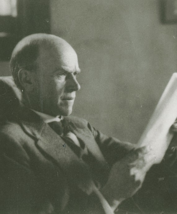 Elton Mayo Foto