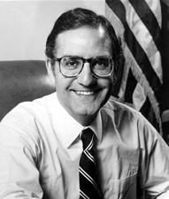 George J. Mitchell Foto