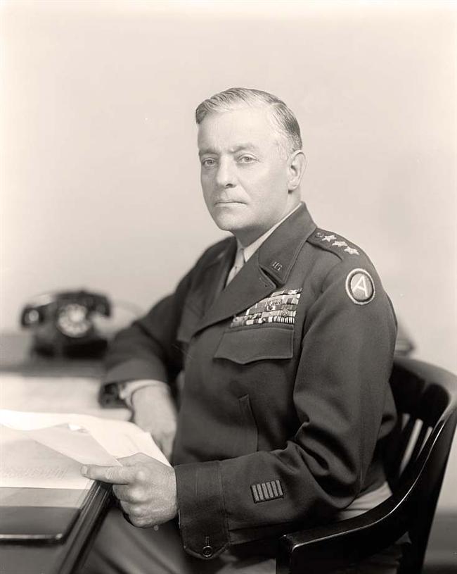 Lucian K. Truscott Foto